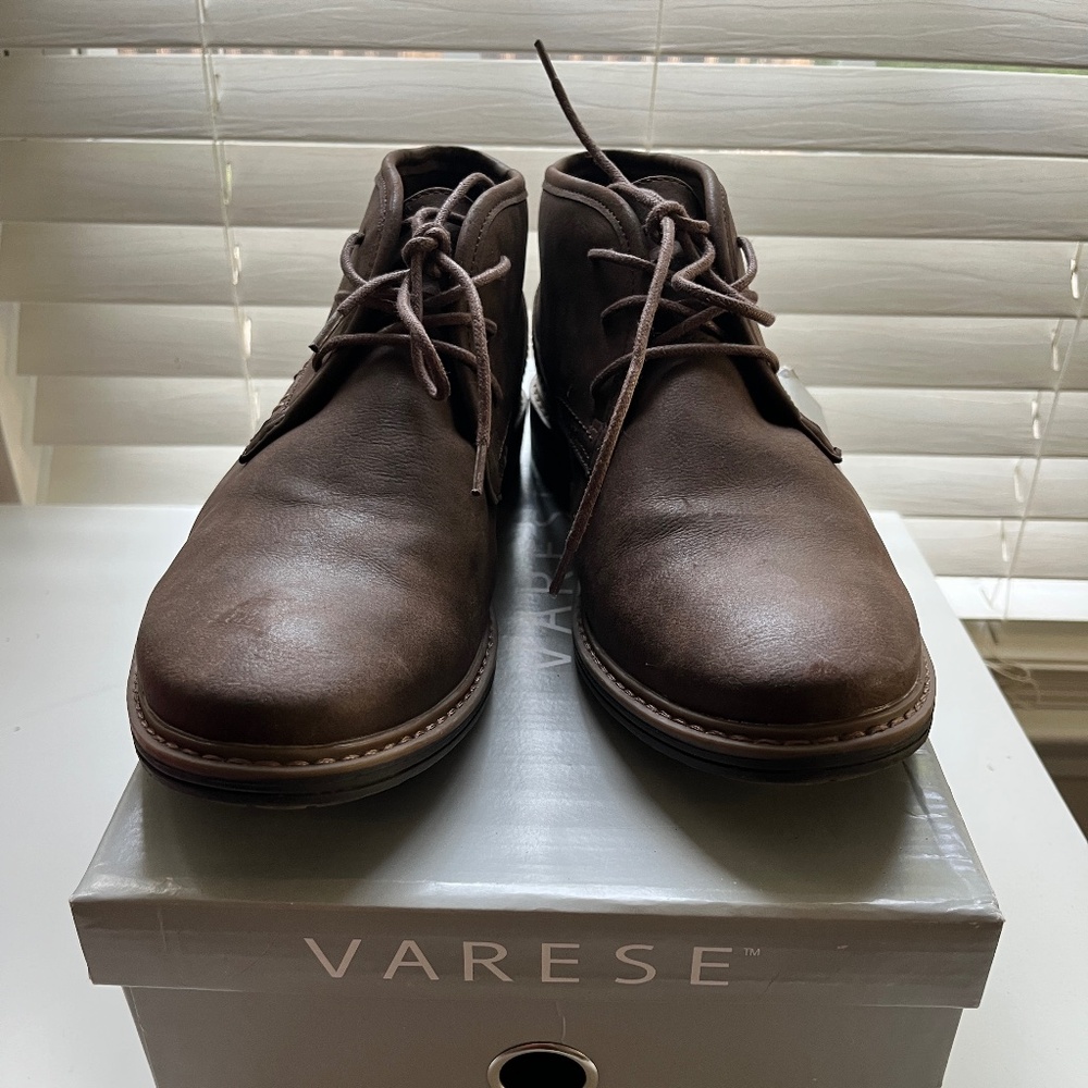 Varse Bobbi II Chukka Boots Men’s Brown Faux Leather Lace Up Shoes-Size 8.5M